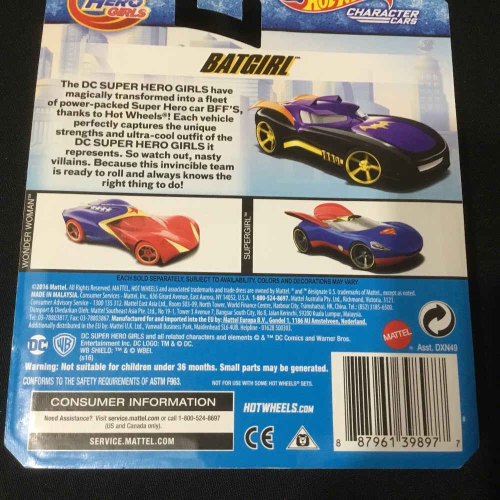 BATGIRL - DC Super Hero GIRLS Hot Wheels - Picture 3 of 7
